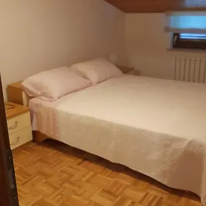 https://apartment-maras.in-istria.net