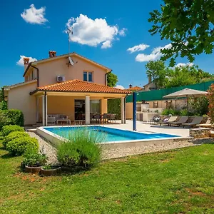https://villa-nona-nina-porec.in-istria.net
