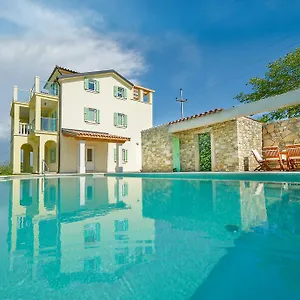 https://holiday-home-demetra.in-istria.net